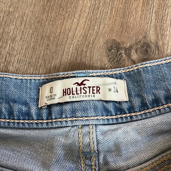 Hollister Jean Shorts - Picture 2 of 3